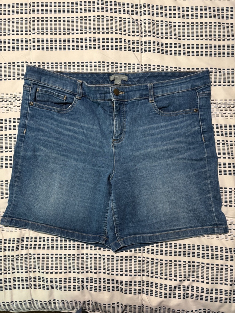 New York& Company Denim Blue Jean Shorts size 16